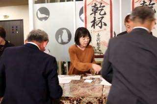 還暦大同窓会 開会前受付状況 5