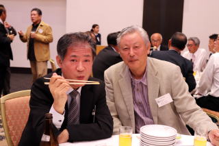 還暦大同窓会 祝宴写真 6