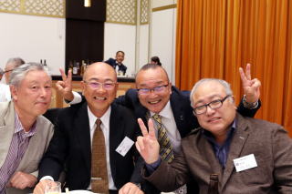 還暦大同窓会 祝宴写真 3
