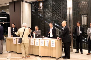 緑寿同窓会 開会前受付状況 7